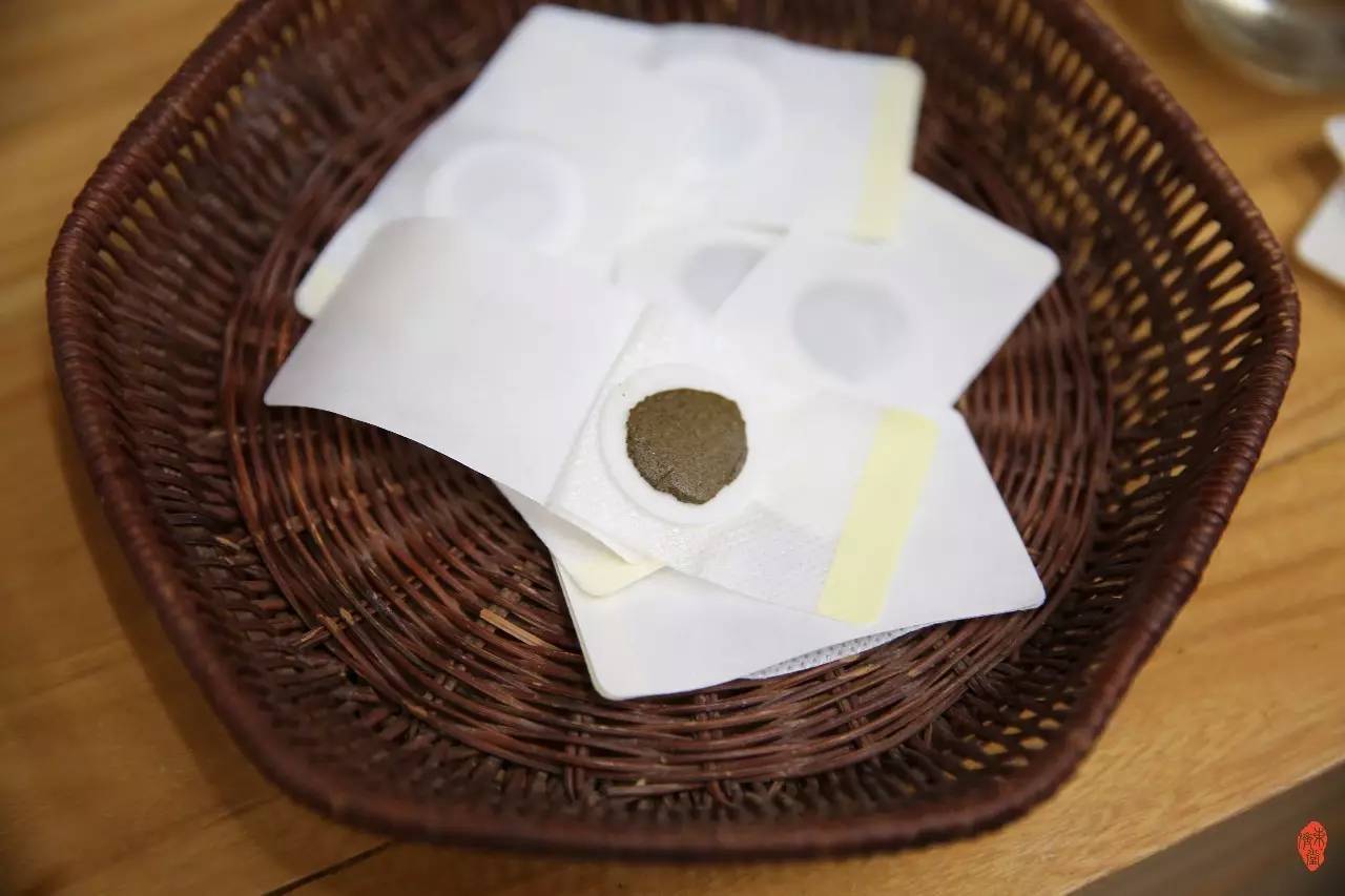 1、三伏貼怎么貼？多久貼一次？